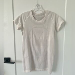 Lululemon Swiftly Tech short sleeve, hip length | size 8